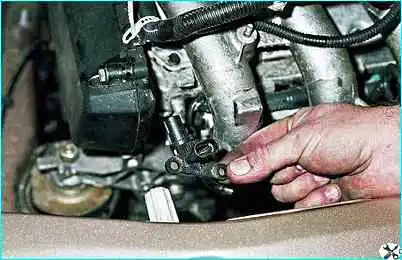 ВАЗ-2110 Снятие датчика фаз двигателя ВАЗ-2112