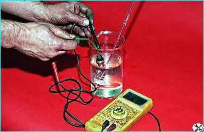 ВАЗ-2110 Снятие датчика температуры охлаждающей жидкости