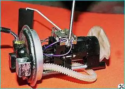 ВАЗ-2110 Снятие модуля насоса автомобиля