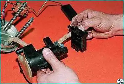 ВАЗ-2110 Снятие модуля насоса автомобиля