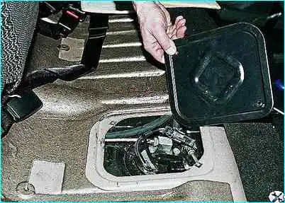 ВАЗ-2110 Снятие модуля насоса автомобиля