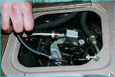 ВАЗ-2110 Снятие модуля насоса автомобиля