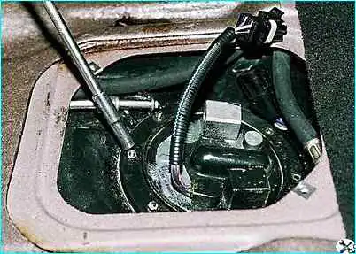 ВАЗ-2110 Снятие модуля насоса автомобиля