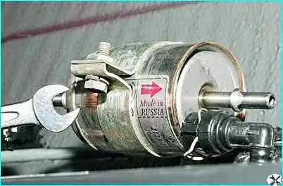 ВАЗ-2110 Замена топливного фильтра