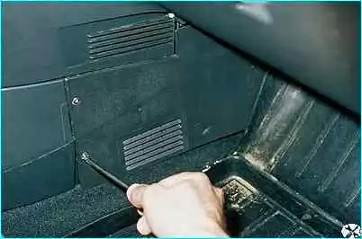 ВАЗ-2110 Снятие блока управления ЭПХХ