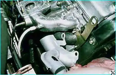 Снятие коллекторов двигателя ВАЗ-2110 Снятие коллекторов двигателя