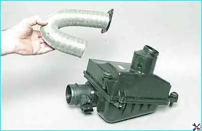 ВАЗ-2110 снятие корпуса воздушного фильтра