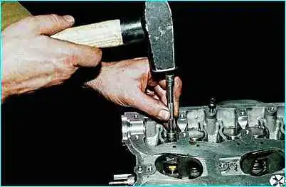 ВАЗ-2110 Замена маслоотражательных колпачков