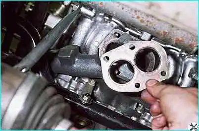 ВАЗ-2110 Снятие приемной трубы двигателей