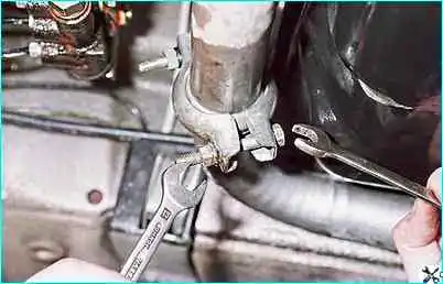 ВАЗ-2110 Снятие дополнительного глушителя