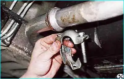 ВАЗ-2110 Снятие дополнительного глушителя