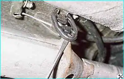 ВАЗ-2110 Снятие дополнительного глушителя