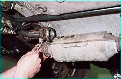 ВАЗ-2110 Снятие нейтрализатора выхлопных газов