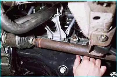 ВАЗ-2110 Снятие приемной трубы двигателей