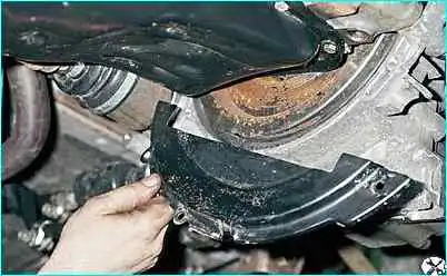 Снятие маслянного приемника насоса двигателя ВАЗ-2110 Снятие маслянного приемника насоса двигателя