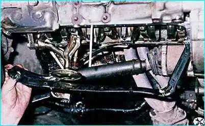 Снятие маслянного приемника насоса двигателя ВАЗ-2110 Снятие маслянного приемника насоса двигателя