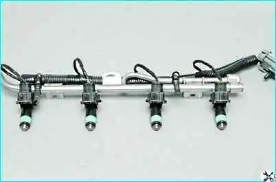 Снятие топливной рампы ВАЗ-2110 Снятие топливной рампы