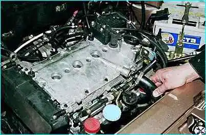 ВАЗ-2110 снятие топливной рампы двигателя