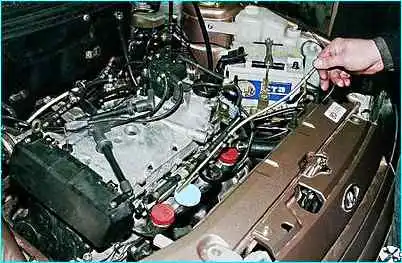 ВАЗ-2110 снятие топливной рампы двигателя