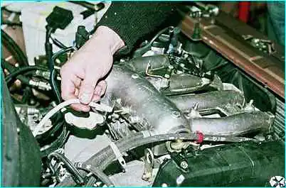 ВАЗ-2110 снятие ресивера и впускного коллектора