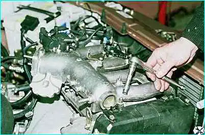 ВАЗ-2110 снятие ресивера и впускного коллектора