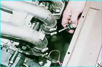 ВАЗ-2110 снятие ресивера и впускного коллектора