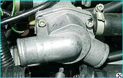 ВАЗ-2110 Снятие и проверка термостата