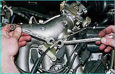 ВАЗ-2110 снятие ресивера и впускного коллектора