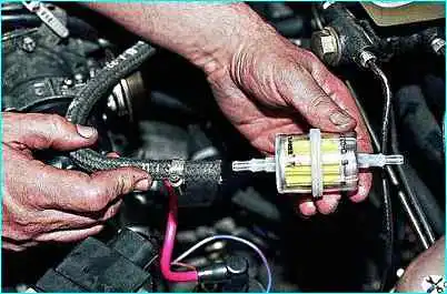 ВАЗ-2110 Замена топливного фильтра тонкой очистки