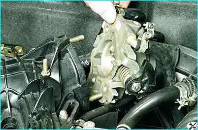 ВАЗ-2110 Замена прокладок впускной трубы