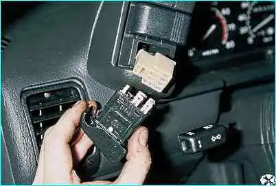 ВАЗ-2110 Снятие комбинации приборов