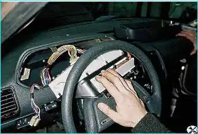 ВАЗ-2110 Снятие комбинации приборов