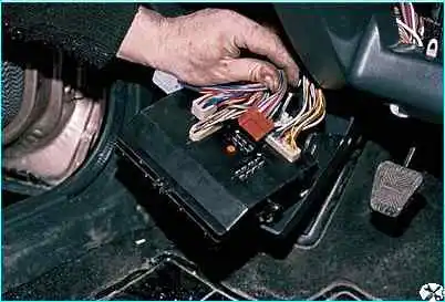 ВАЗ-2110 Снятие монтажного блока