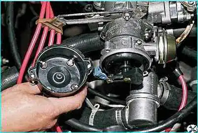 ВАЗ-2110 Снятие и разборка датчика-распределителя зажигания