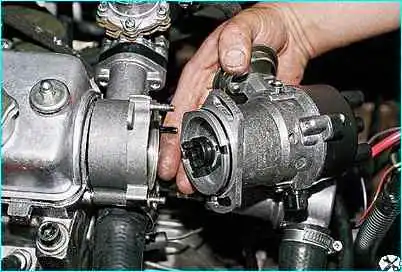 ВАЗ-2110 Снятие и разборка датчика-распределителя зажигания