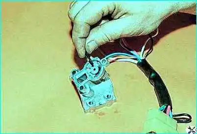 ВАЗ-2110 Замена выключателя зажигания