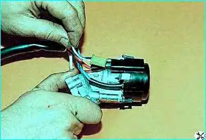 ВАЗ-2110 Замена выключателя зажигания