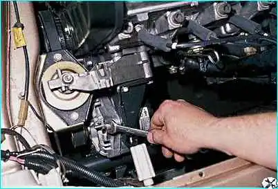 Замена ремня привода генератора ВАЗ-2110 Замена ремня привода генератора