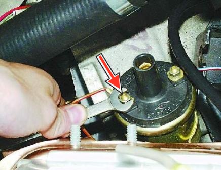Проверка деталей системы зажигания  карбюраторного двигателя ВАЗ-2110