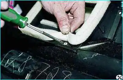 ВАЗ-2110 Снятие корпуса воздухораспределителя системы отопления и вентиляции