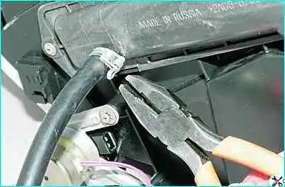 ВАЗ-2110 Снятие и разборка отопителя