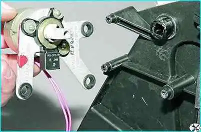 ВАЗ-2110 Снятие и разборка отопителя