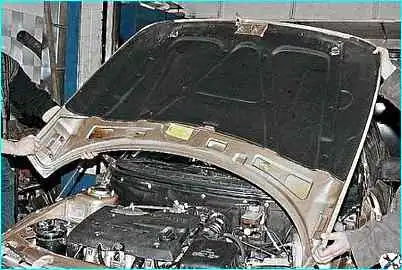 Снятие капота автомобиля