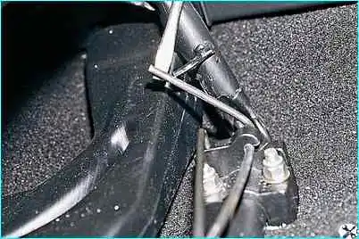 Снятие кресел автомобиля ВАЗ