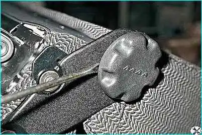 Снятие кресел автомобиля ВАЗ