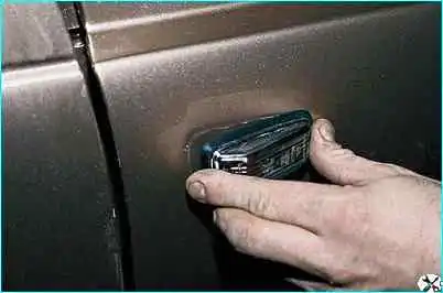 Замена переднего крыла автомобиля ВАЗ-2110 Замена переднего крыла автомобиля