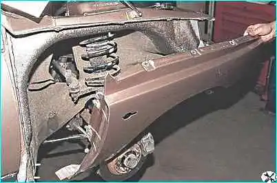 Замена переднего крыла автомобиля ВАЗ-2110 Замена переднего крыла автомобиля