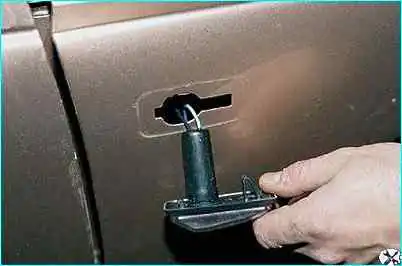 Замена переднего крыла автомобиля ВАЗ-2110 Замена переднего крыла автомобиля