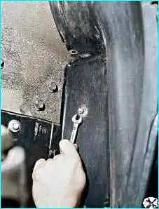 Замена переднего крыла автомобиля ВАЗ-2110 Замена переднего крыла автомобиля