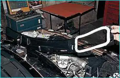 ВАЗ-2110 Снятие облицовки и накладки ветрового окна